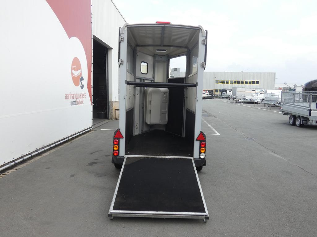 Ifor-Williams Paardentrailer tandemas 320x130x230cm 1600kg